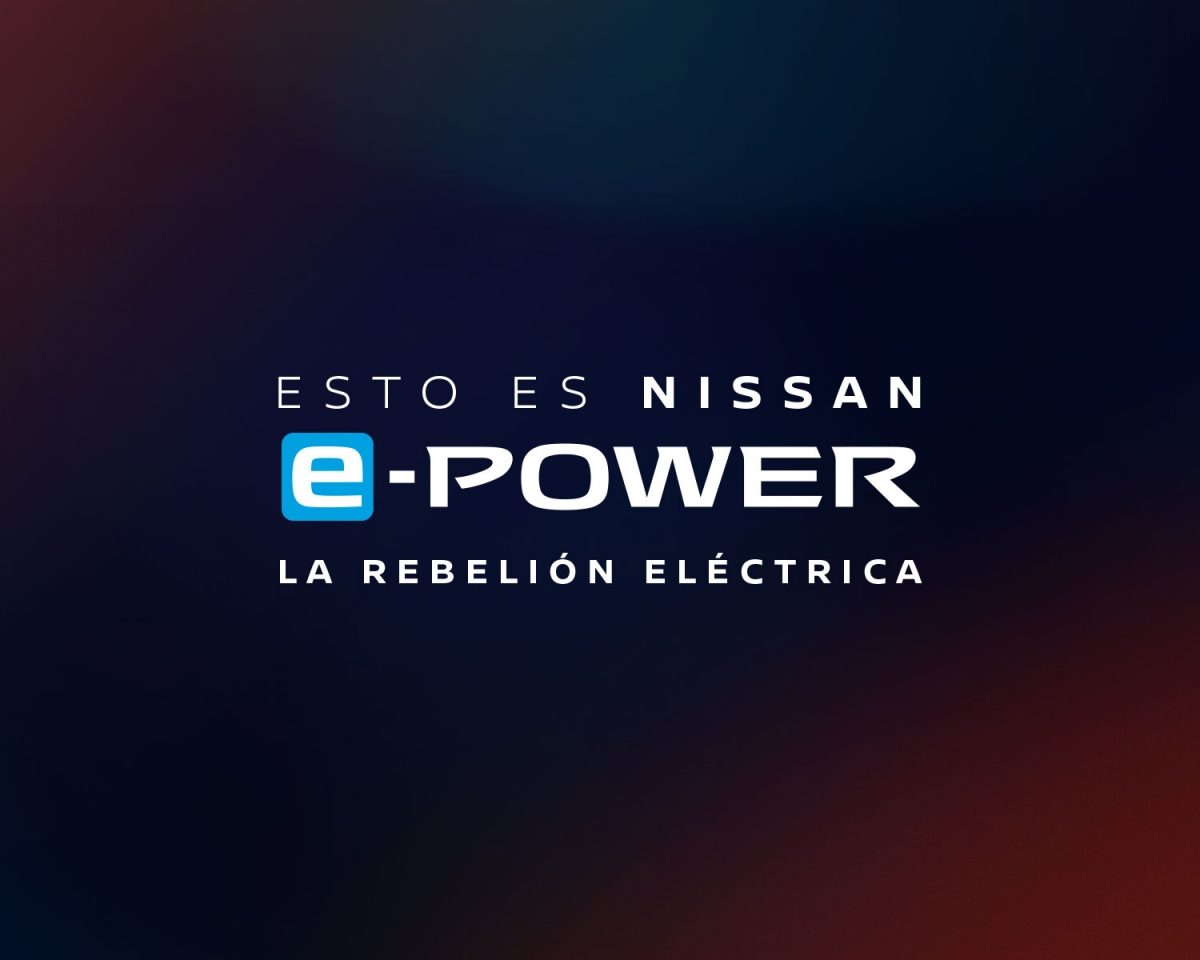 Nissan e-POWER vista exterior de logo e-POWER. La Rebelión Eléctrica