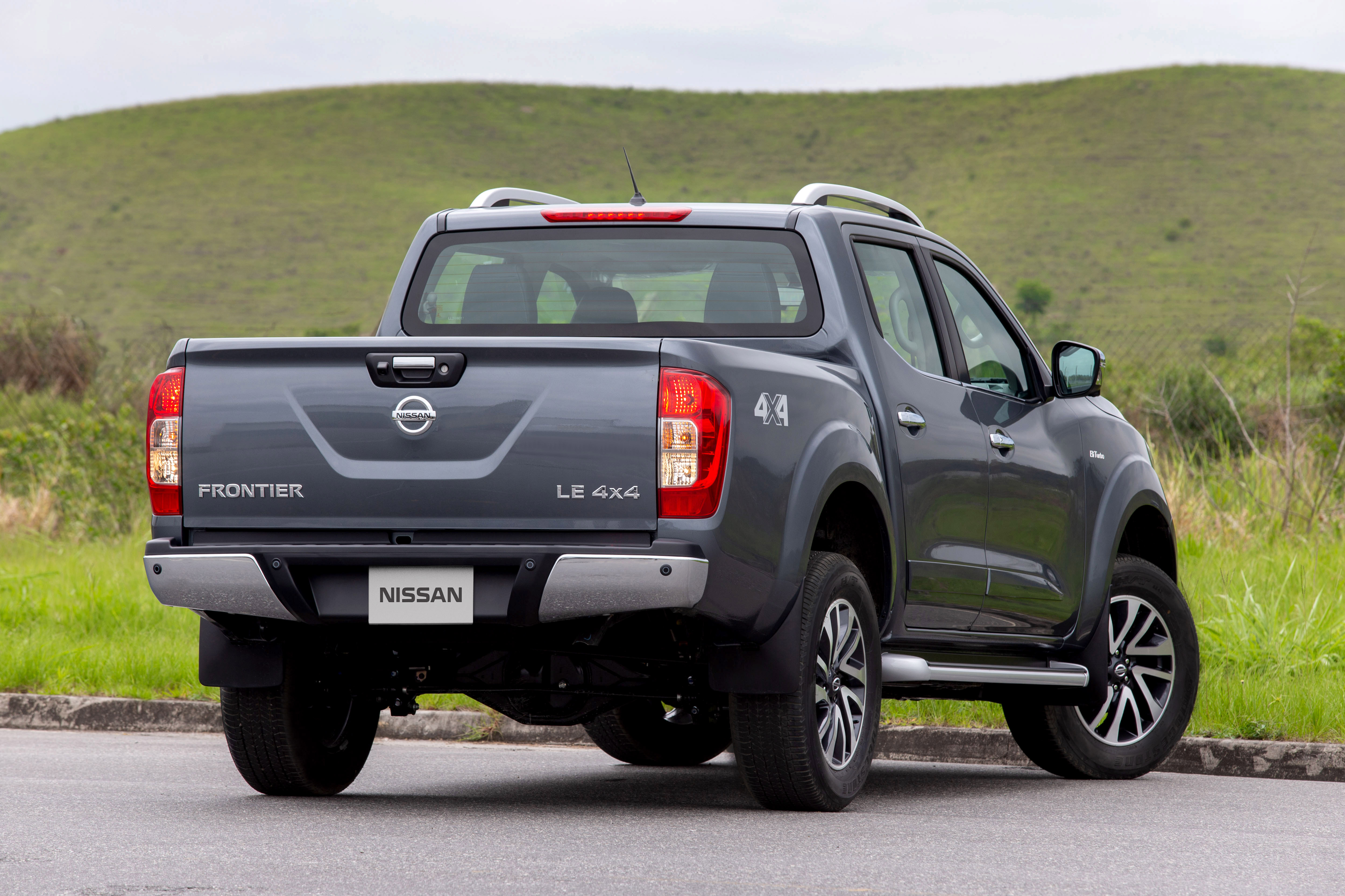 Nissan Frontier - Exterior