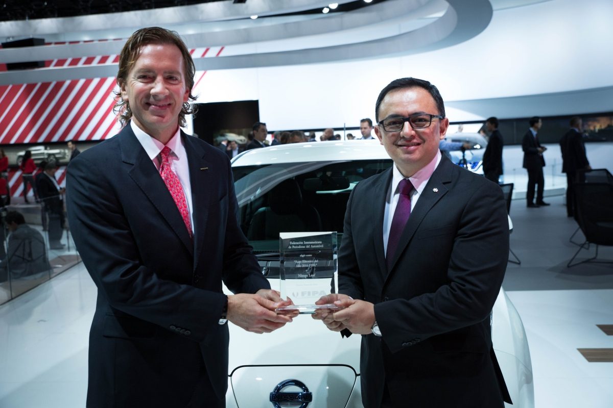 Nissan LEAF é eleito "Carro Elétrico do Ano" pela FIPA em Detroit