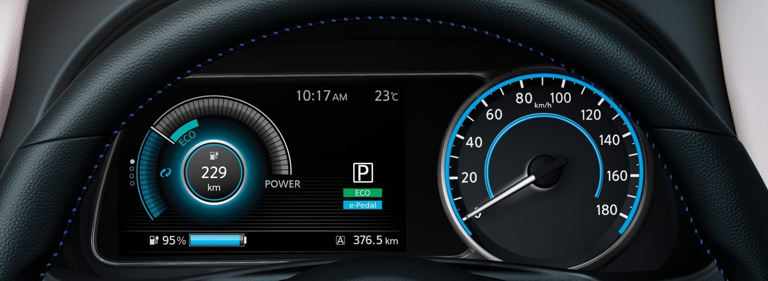 Nissan LEAF CUSTOMISABLE DISPLAY