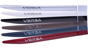 Friso de porta lateral com logo cromado (4 portas)
