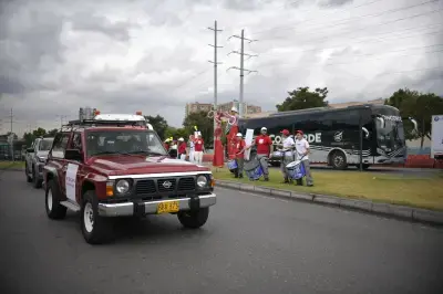 Nissan Patrol clásico y Nissan Frontier en la Ruta 65