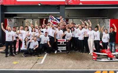 Celebración de título mundial de Fórmula E con Nissan