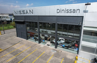 vitrina salitre, concesionario Nissan Salitre, Nuevo concesionario Nissan, Concesionario Nissan Calle 68.