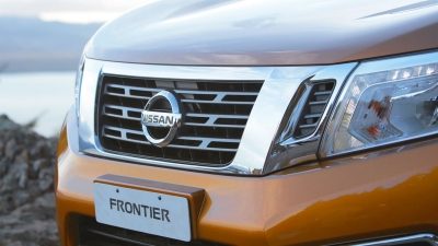 Frontier close-up parrilla