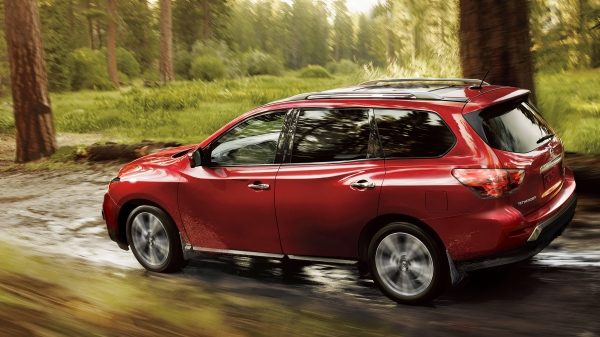 Nissan Pathfinder exterior