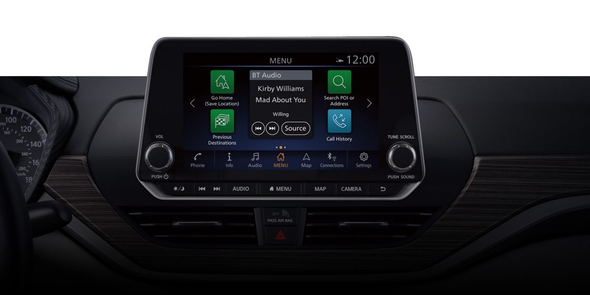nissan Altima pantalla de audio