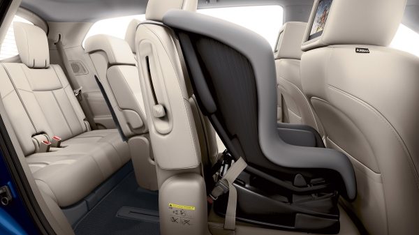 Nissan Pathfinder EZ Flex seating system with child seat in place