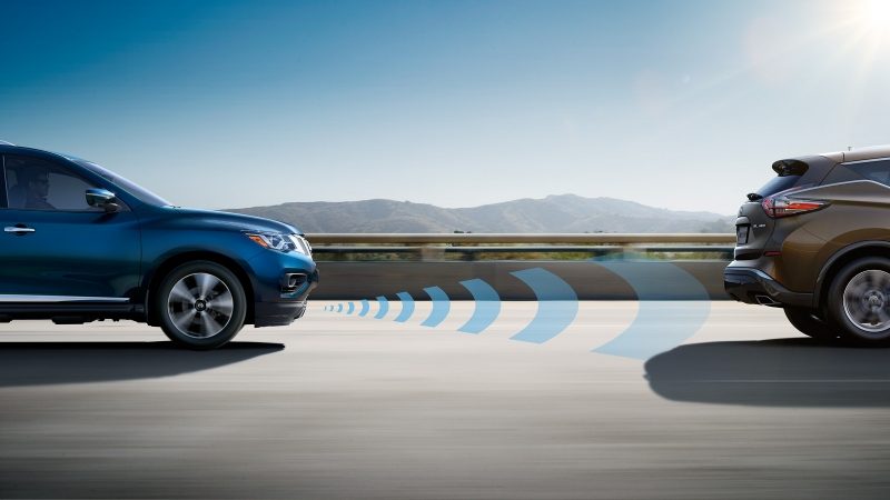 Nissan Pathfinder Intelligent cruise control showing Pathfinder following another car at a safe distance