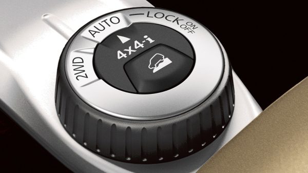 Nissan Pathfinder all wheel drive mode selector dial