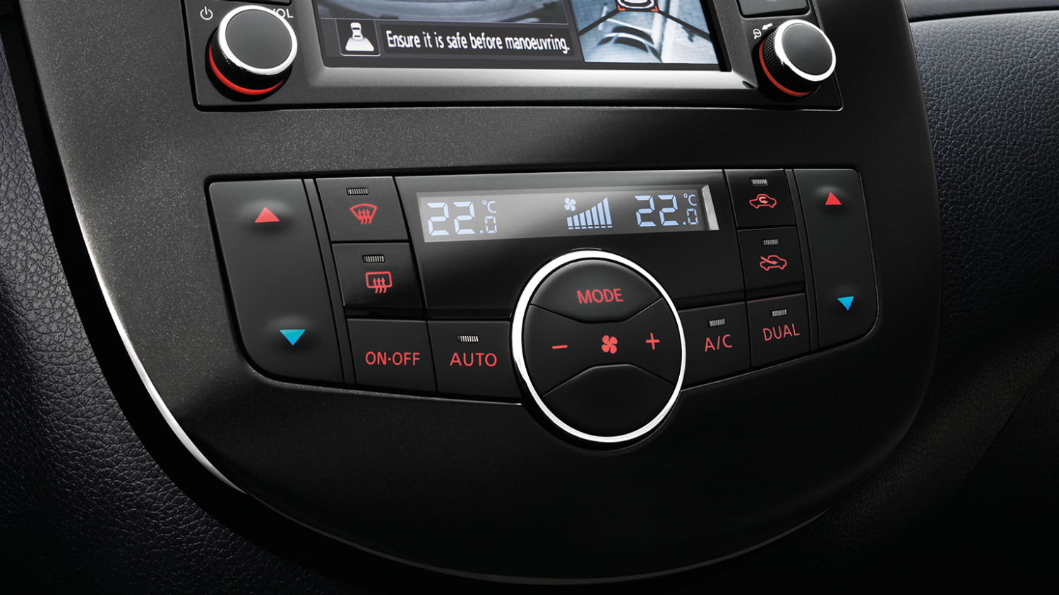 Features Nissan PULSAR Hatchback Family Car Nissan