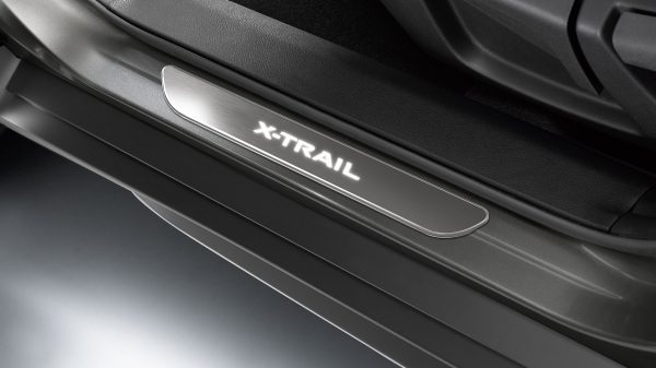 Накладка на поріг із підсвічуванням для Nissan X-TRAIL