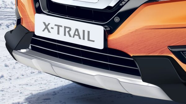 Передня декоративна накладка із поперечними заглибленнями для Nissan X-TRAIL