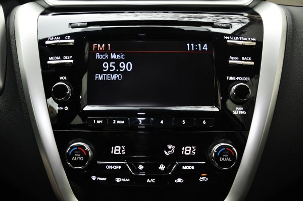 Monitor a color con control multitáctil de 203 mm del Nissan Murano