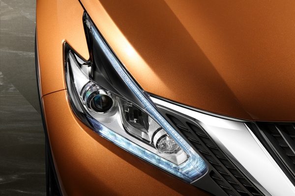 Faro delantero del Nissan Murano