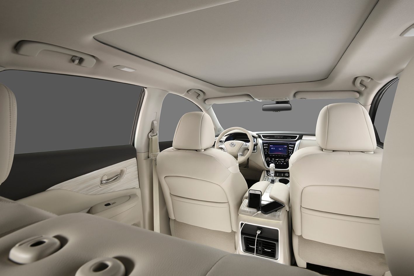 Tablero y asientos delanteros del Nissan Murano
