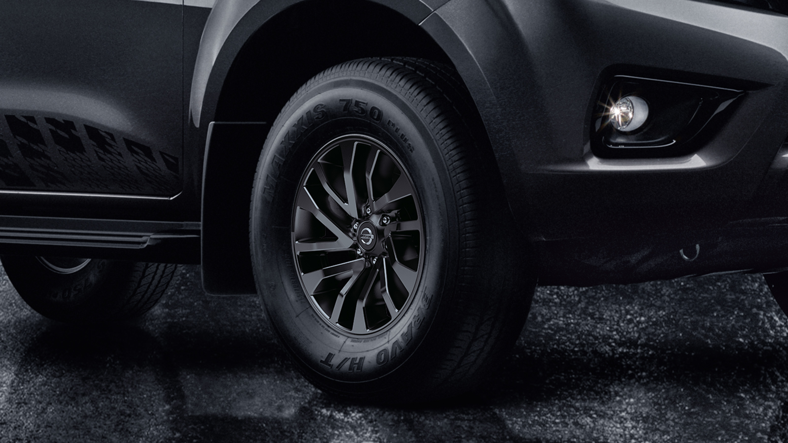Black 18" aluminum