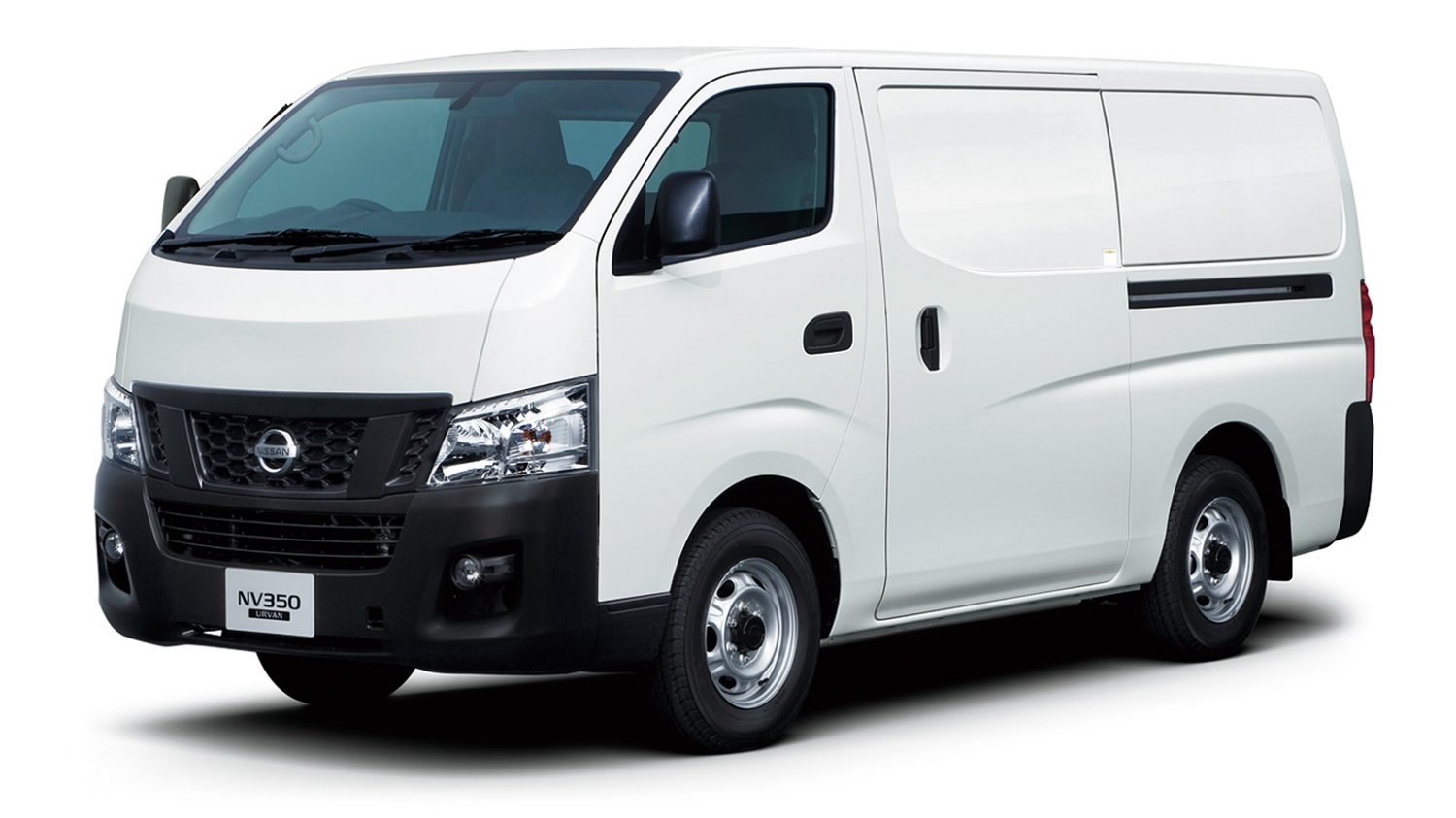 Nissan Urvan | Interior & Exterior Design - Minivan and ...