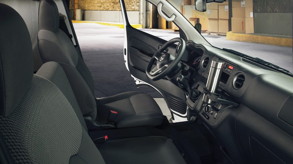 Asiento del conductor y del pasajero con ajuste manual