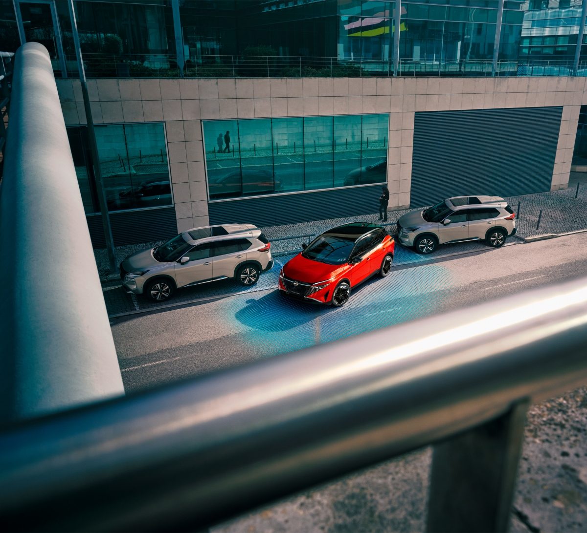 Nissan Qashqai e-Power top view parking shot in city - Hybrid SUV