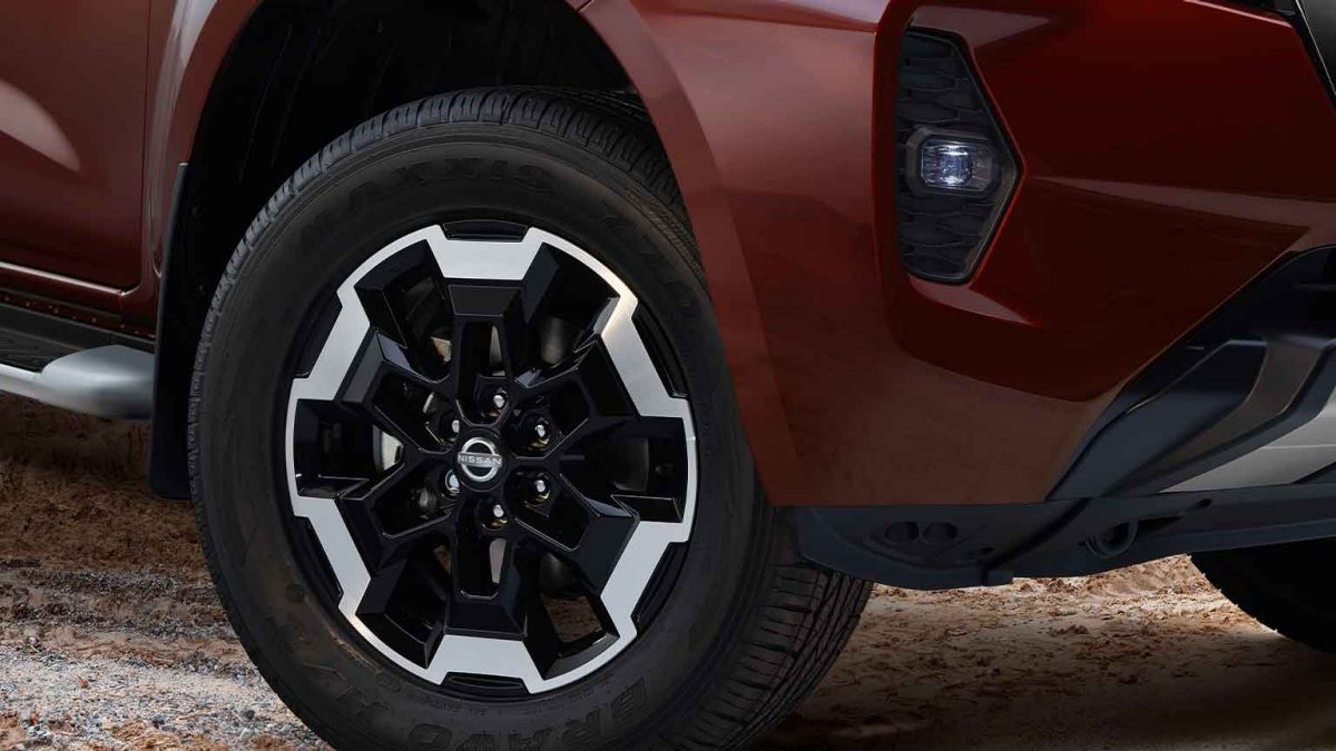 Nissan Frontier 2023 cuenta con un Rines fuertes y resistentes