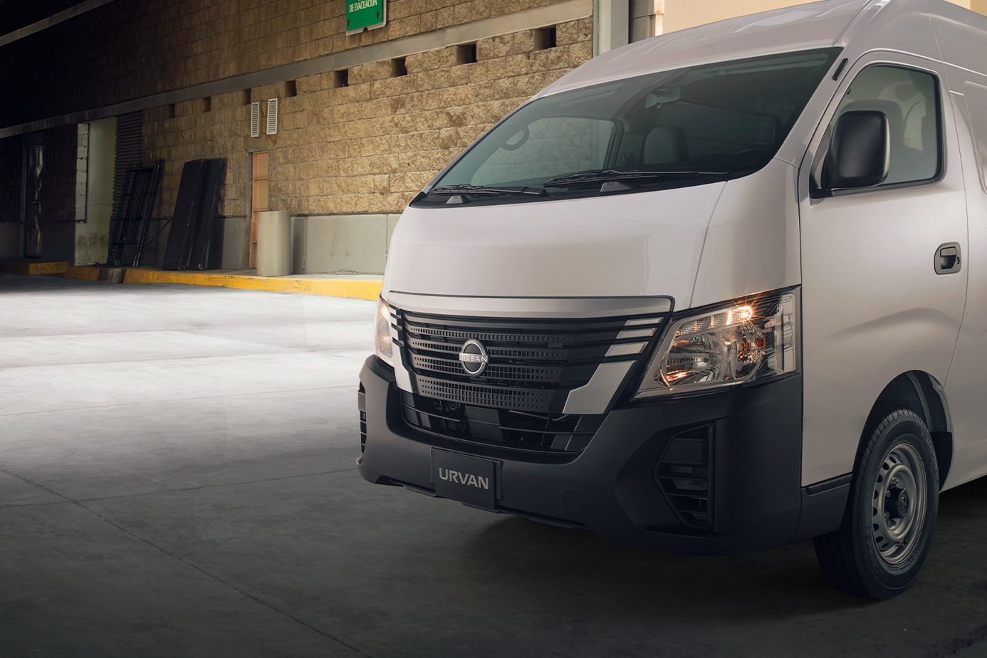 Nissan Urvan 2023
