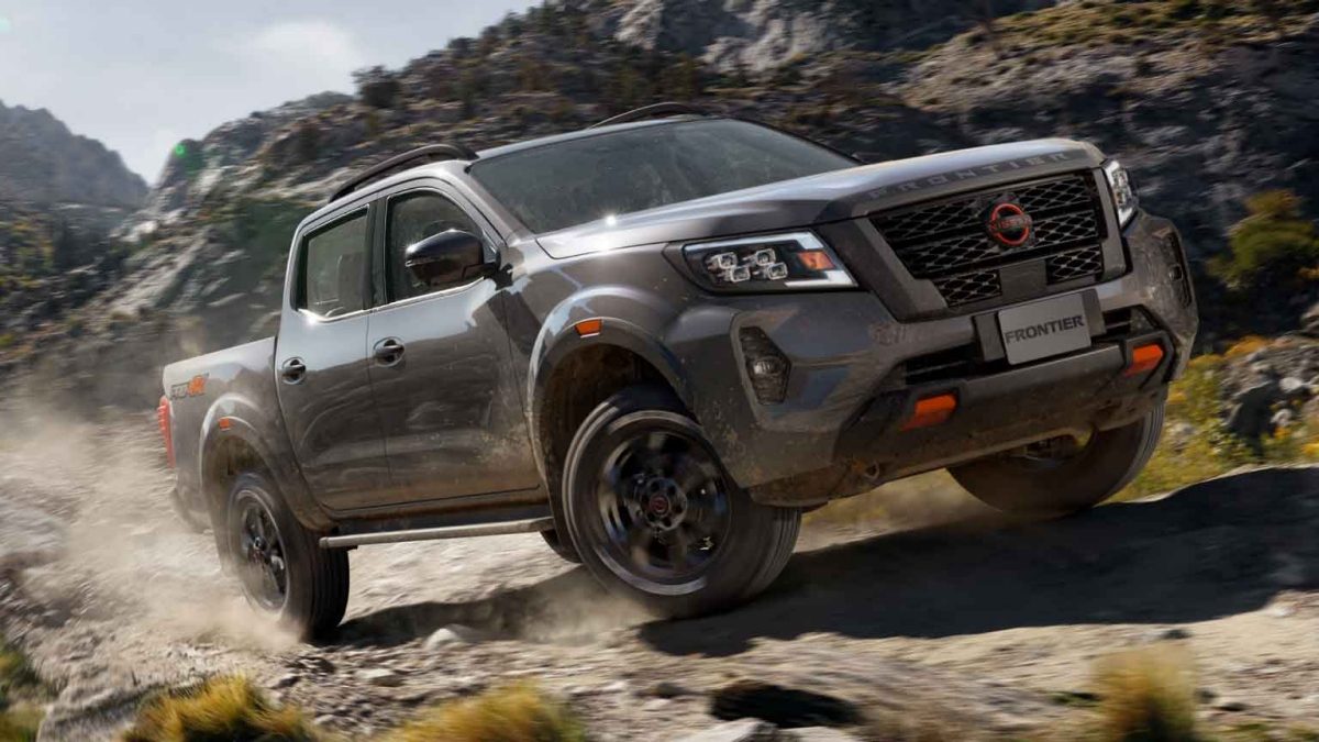 Estribos laterales de Nissan Frontier 2026