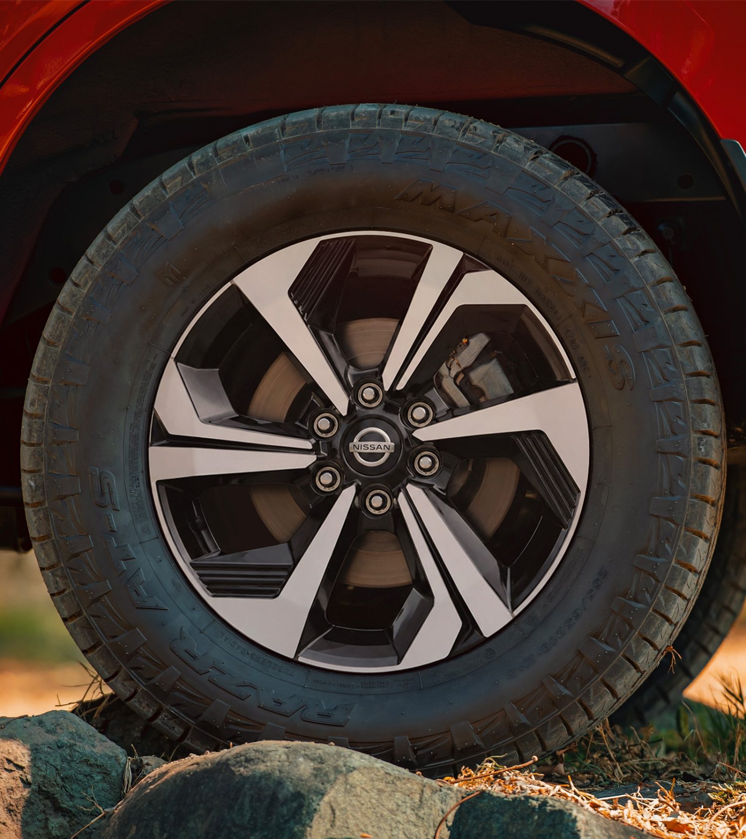 18" TWO-TONE ALLOY WHEELS