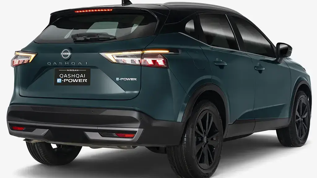 Vista trasera de Nissan Qashqai e-POWER con diseño moderno y tecnología híbrida e-POWER.
