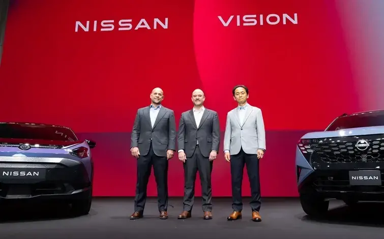 Evento de Nissan mostrando su estrategia global con inteligencia artificial y electrificación
