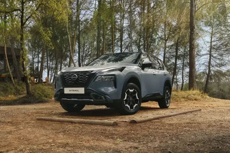 Nissan X-Trail híbrida sin enchufe en escenario off-road