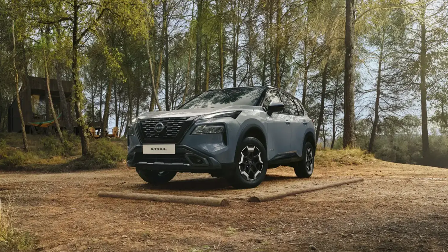 Nissan X-Trail híbrida sin enchufe en escenario off-road