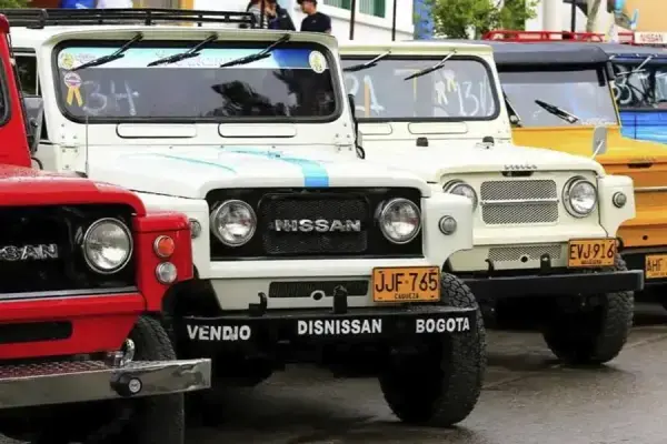 Nissan en carretera colombiana
