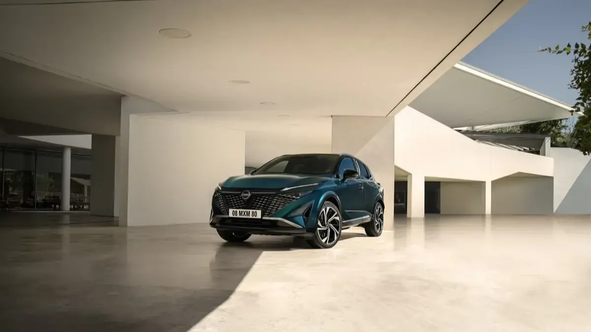 SUV Nissan Qashqai e-POWER en color azul 2025