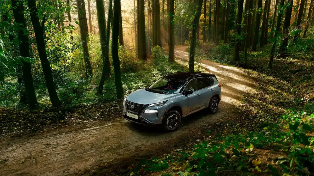 SUV Nissan con conducción eficiente y ahorro de combustible
