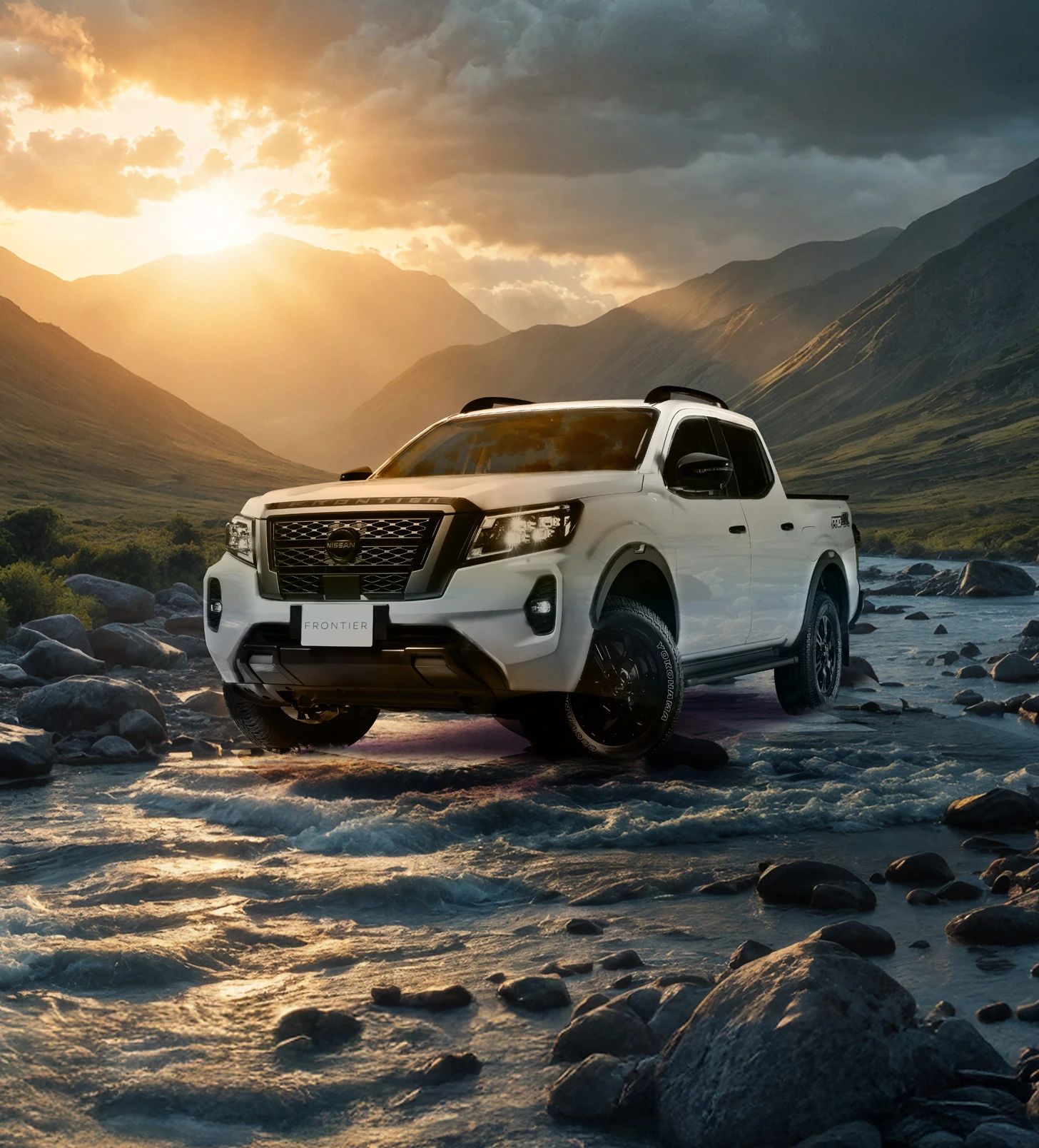 Vista tres cuartos frontal de Nissan NP300 en fondo blanco