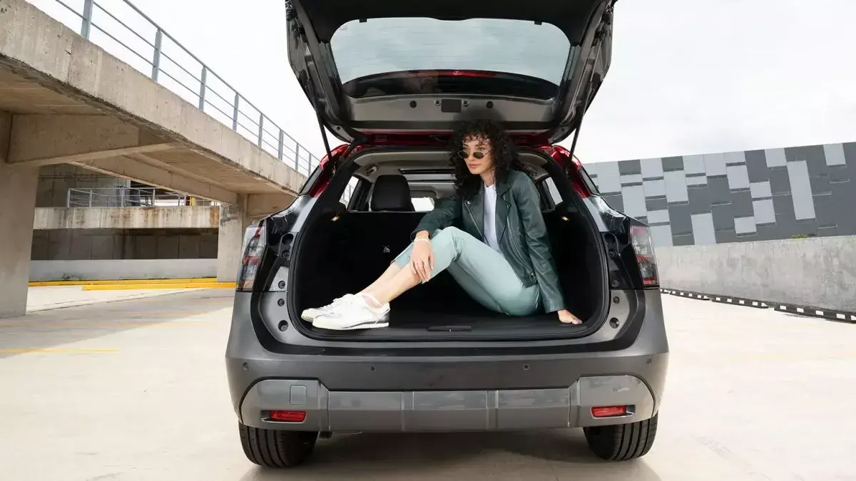 Baúl de doble fondo de camioneta Nissan Kicks 2025