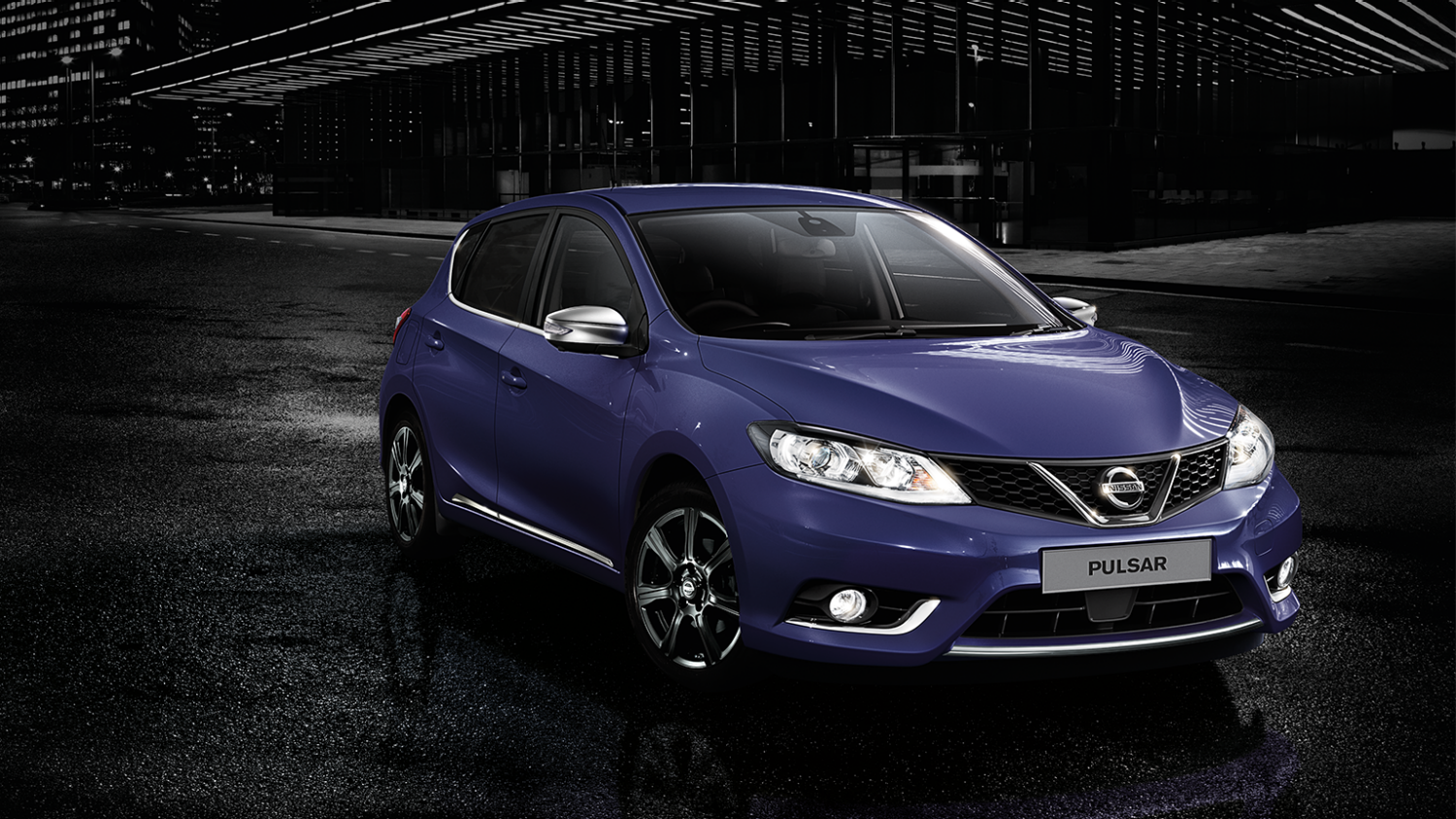 Design Nissan PULSAR Hatchback Family Car Nissan