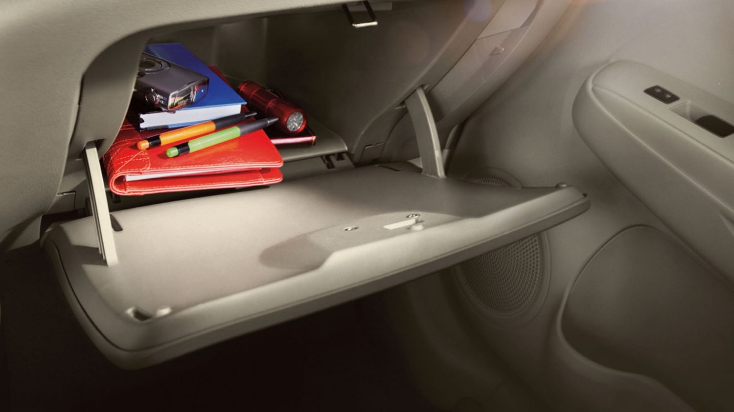 Nissan glove box mechanism