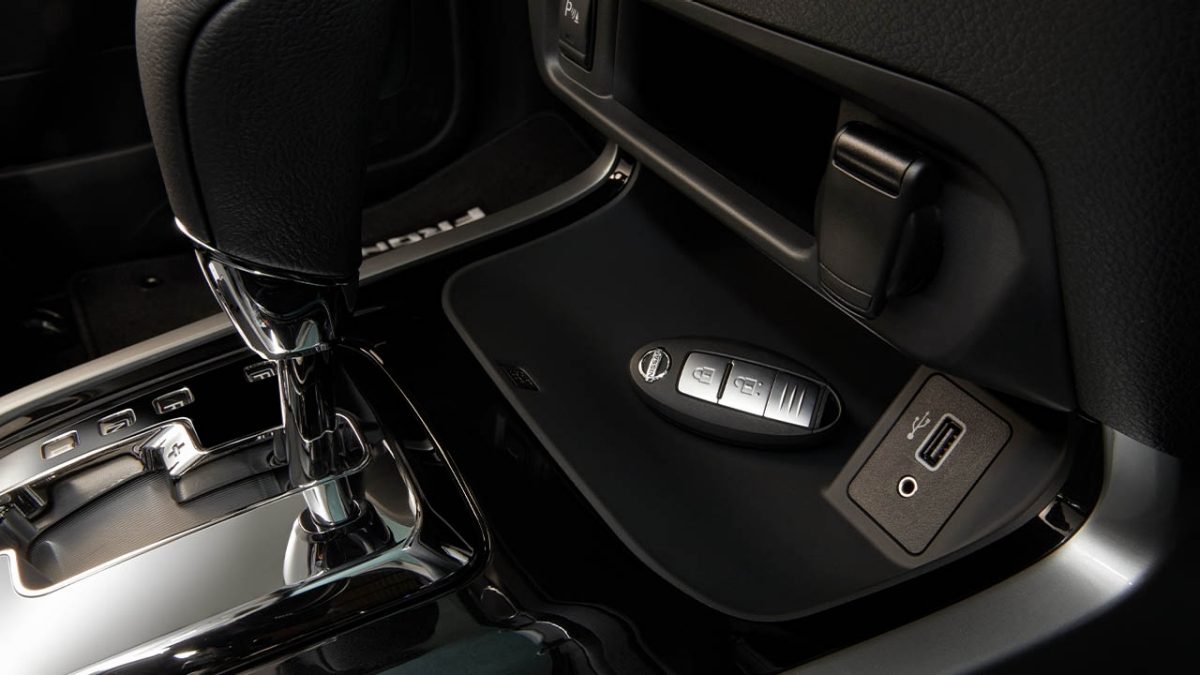 Consola descansabrazos de Nissan Frontier 2023