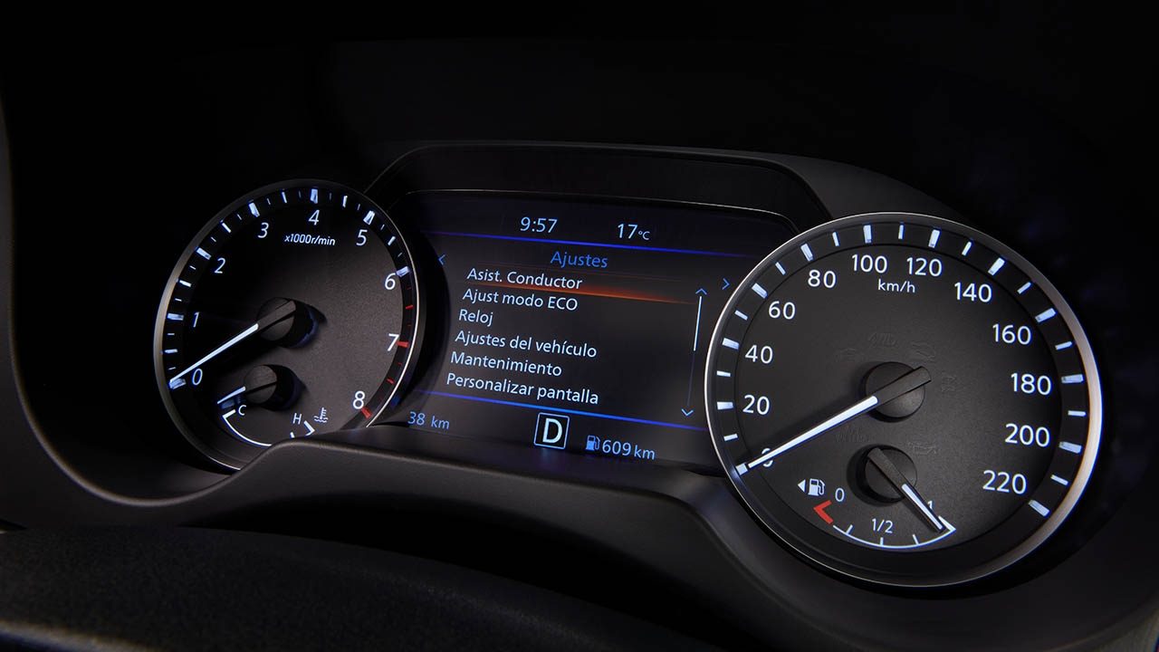 2021 Nissan Frontier door pocket storage