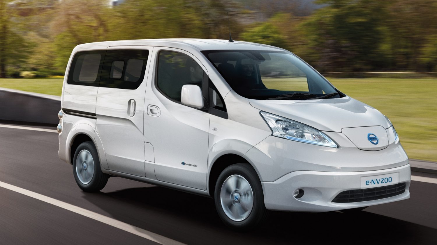 Nissan E-NV200 Combi - 7 seater electric car & people carrier | Nissan