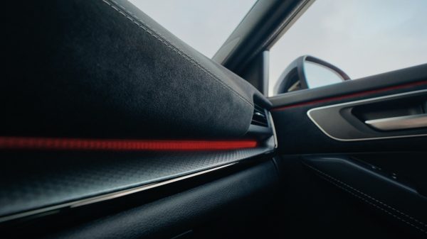 Nissan Qashqai e-Power interior close up view of ambiant multi-coloured lights