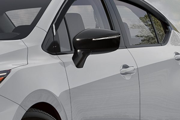 Nissan Versa 2023 cubiertas de espejo