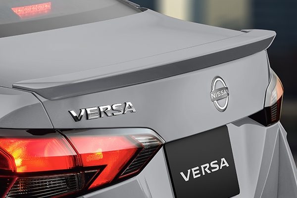 Nissan Versa 2023 spoiler