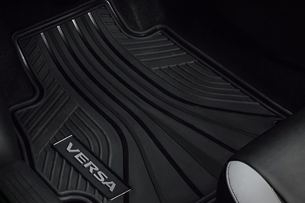 Nissan Versa 2023 tapetes de uso rudo