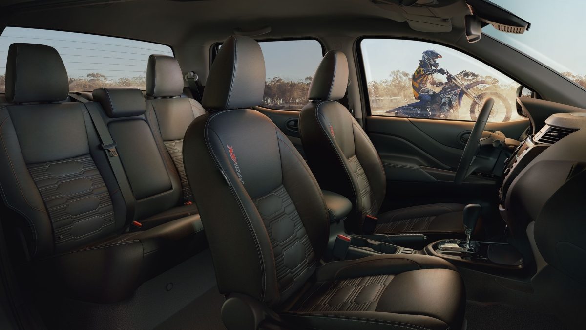 Siente el poder y comodidad del espacio interior de Nissan Frontier PRO-4X 2024