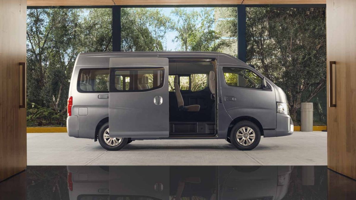 Amplia puerta lateral corrediza