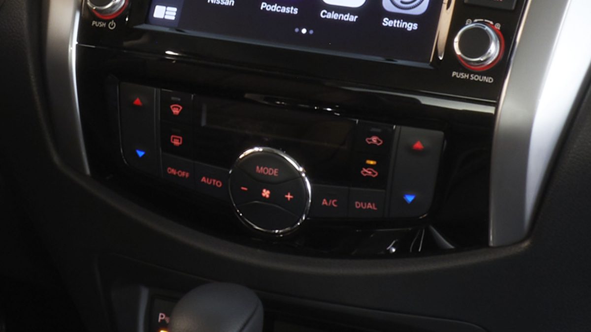 Aire acondicionado de doble zona de Nissan Frontier 2025