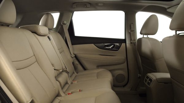 Nissan X-TRAIL - два ряда сидений
